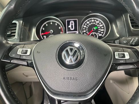 Certified 2019 Volkswagen Golf SE image 20