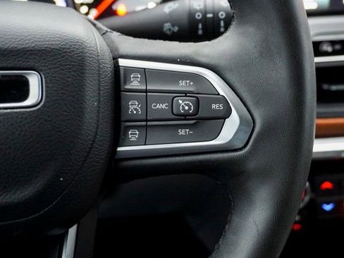 Used 2023 Jeep Compass Limited image 20