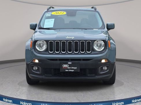 Used 2016 Jeep Renegade Latitude FWD image 3