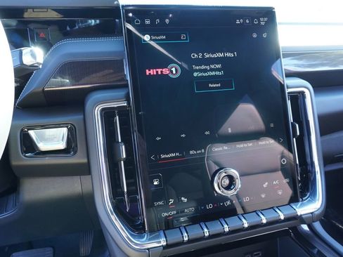 New 2026 GMC Yukon XL Elevation image 20