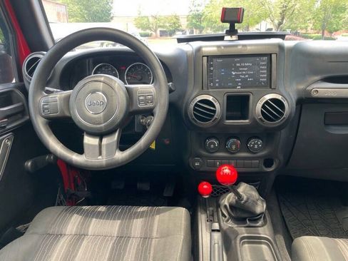 Used 2012 Jeep Wrangler Unlimited Sport AWD/4WD image 2