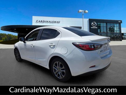 Used 2019 Toyota Yaris LE FWD image 2
