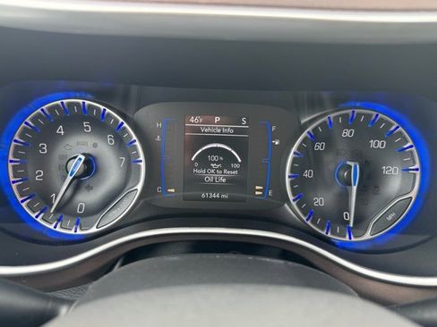 Used 2023 Chrysler Voyager LX image 22