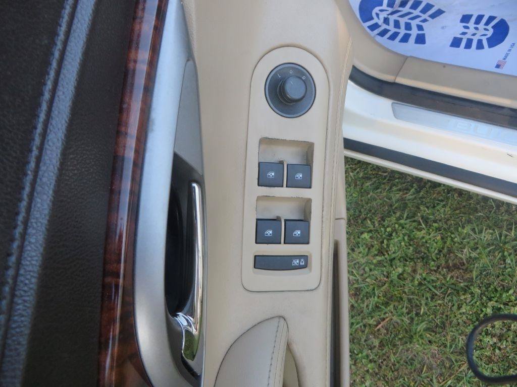 Used 2010 Buick LaCrosse CXL FWD image 10