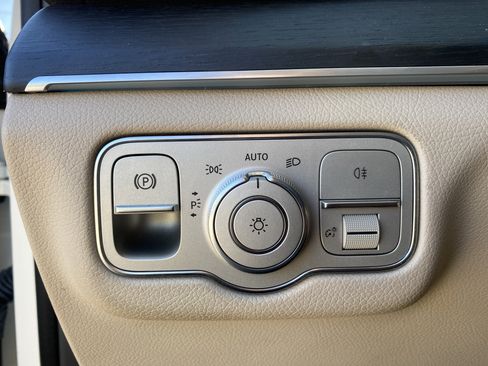 Used 2020 Mercedes-Benz GLS 580 4MATIC image 98