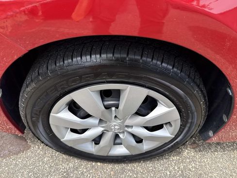 Used 2014 Toyota Corolla LE FWD image 11