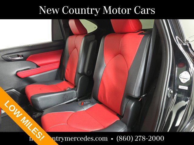 Used 2025 Toyota Highlander XSE AWD/4WD image 16
