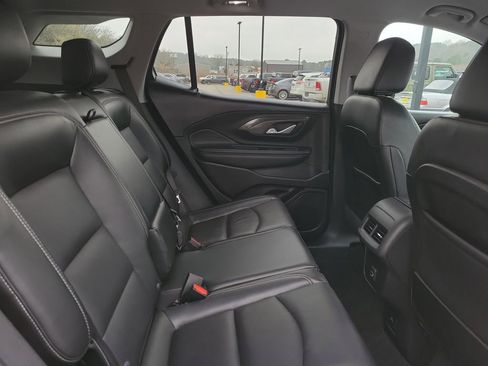 Used 2022 GMC Terrain SLT image 31