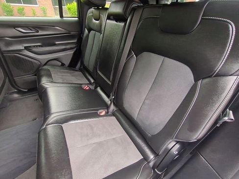 Used 2023 Jeep Grand Cherokee Altitude AWD/4WD image 28