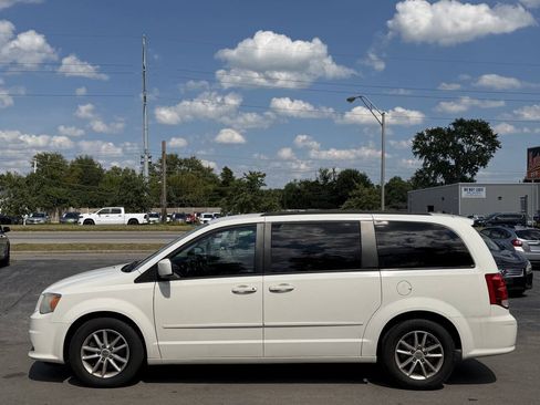 Used 2013 Dodge Grand Caravan SXT w/ UConnect Hands-Free Group FWD image 5