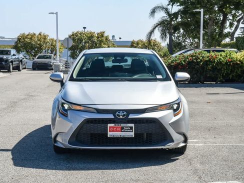Used 2022 Toyota Corolla LE FWD image 2