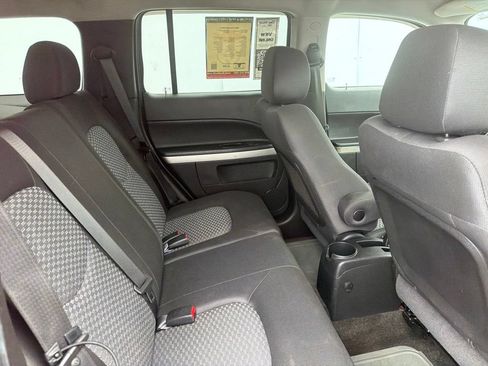 Used 2010 Chevrolet HHR LT w/ My Link Package FWD image 6