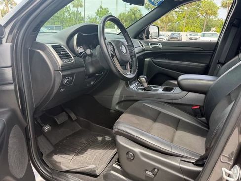 Used 2021 Jeep Grand Cherokee Laredo X AWD/4WD image 7