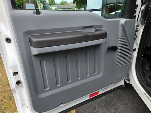 Used 2012 Ford F350 XL w/ Trailer Tow Pkg image 16