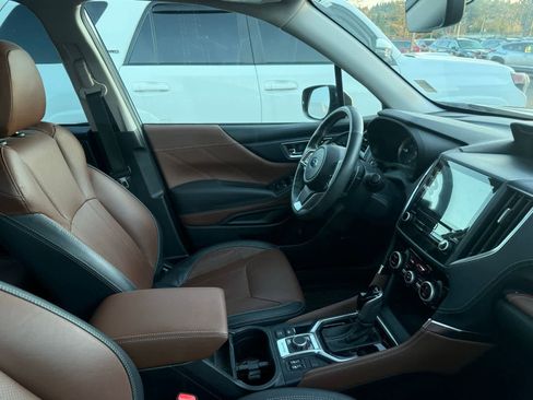 Used 2023 Subaru Forester Touring image 5