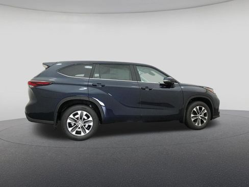 New 2026 Toyota Highlander XLE AWD/4WD image 26
