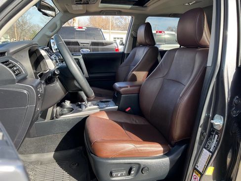 Used 2018 Toyota 4Runner Limited image 9