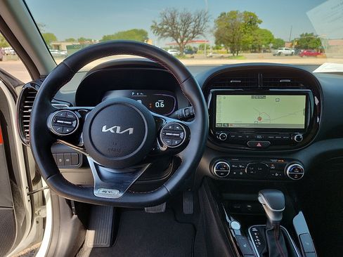 Used 2023 Kia Soul GT-Line w/ GT-Line Technology Package image 6