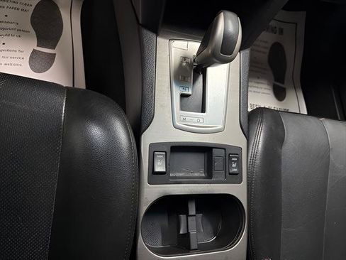 Used 2010 Subaru Outback 2.5i Limited image 17