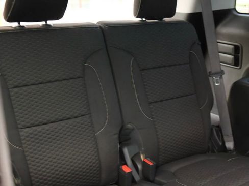 Used 2018 GMC Acadia SLE w/ LPO, Black Accent Package image 41