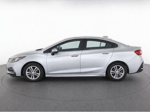 Used 2018 Chevrolet Cruze LT FWD image 7