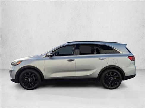 Used 2019 Kia Sorento S image 8