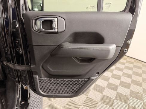 Used 2021 Jeep Wrangler Unlimited Sahara AWD/4WD image 20