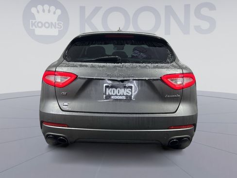 Used 2019 Maserati Levante image 5