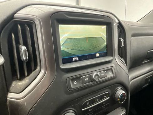 Used 2019 Chevrolet Silverado 1500 Custom w/ Custom Value Package image 5