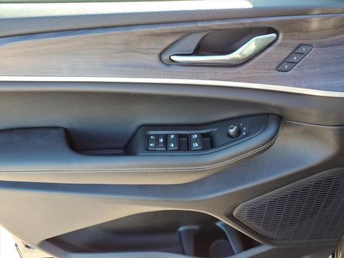 New 2025 Jeep Grand Cherokee Limited image 12