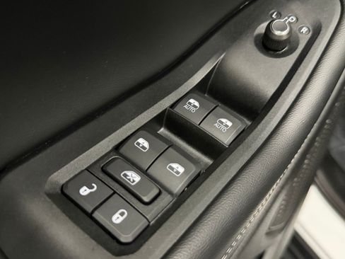 Used 2024 Jeep Grand Cherokee Altitude AWD/4WD image 17
