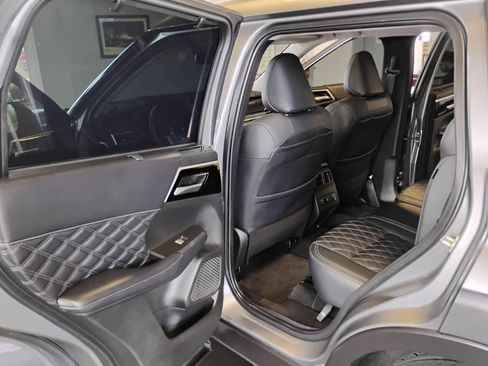 Used 2023 Mitsubishi Outlander SEL image 8