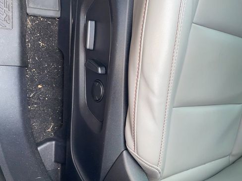 Used 2025 Ford Explorer Active w/ Active Comfort Package image 20