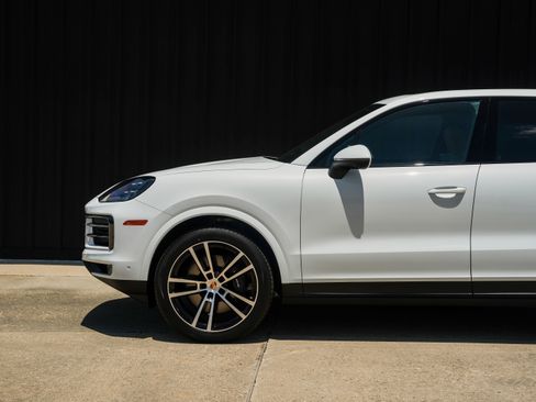 New 2025 Porsche Cayenne image 11