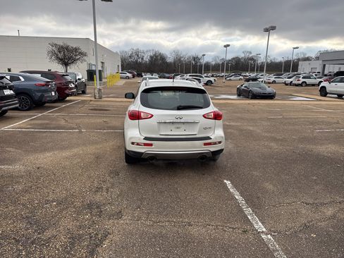 Used 2017 INFINITI QX50 Base w/ Deluxe Touring Package image 6