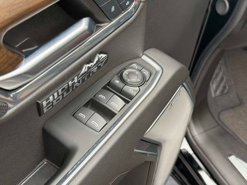 Used 2024 Chevrolet Silverado 1500 High Country w/ Technology Package AWD/4WD image 18