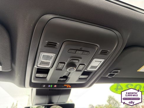 Used 2024 Chevrolet Tahoe High Country AWD/4WD image 20