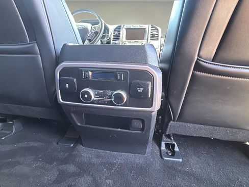 Used 2019 Ford Expedition Max Platinum image 16