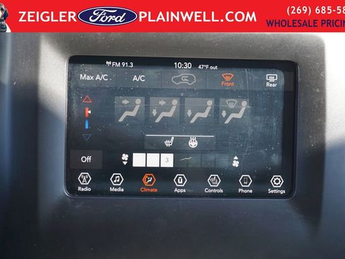 Used 2021 Jeep Cherokee Latitude Plus AWD/4WD image 19
