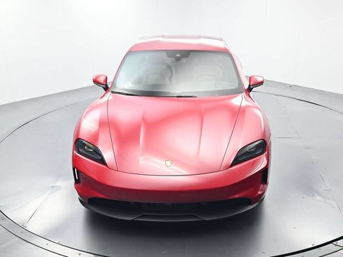 Used 2025 Porsche Taycan RWD image 39