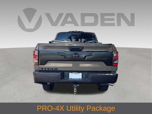 Used 2022 Nissan Titan PRO-4X w/ Pro-4x Convenience Package AWD/4WD image 19