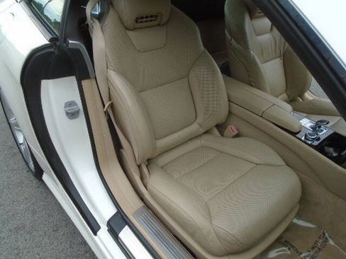 Used 2013 Mercedes-Benz SL 550 image 11
