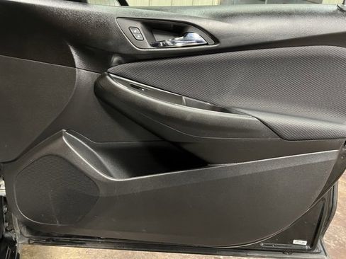 Used 2019 Chevrolet Cruze LT image 24