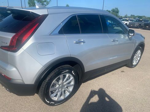 Used 2022 Cadillac XT4 Luxury w/ Driver Awareness Package AWD/4WD image 5