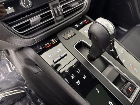 Certified 2026 Porsche Macan S AWD/4WD image 31