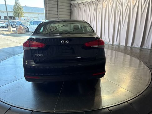 Used 2017 Kia Forte LX FWD image 6