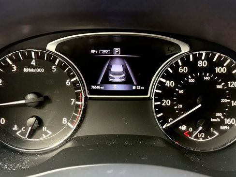 Used 2018 Nissan Pathfinder SV AWD/4WD image 15