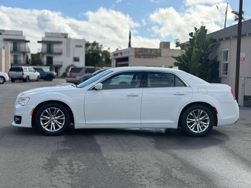Used 2016 Chrysler 300 Limited image 7
