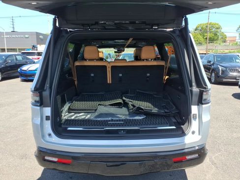 Used 2024 Jeep Grand Wagoneer L Series III w/ Rear Seat Video Group 1 AWD/4WD image 12