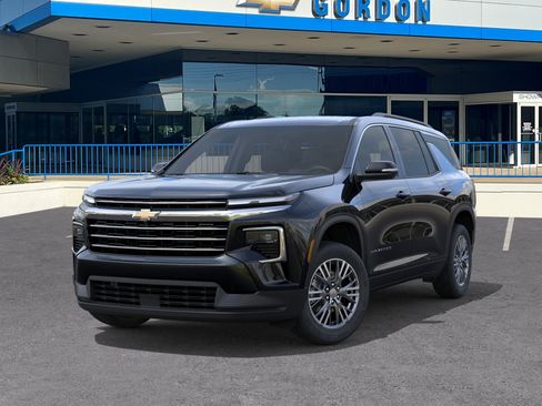 New 2026 Chevrolet Traverse LT w/ Driver Confidence Package AWD/4WD image 6